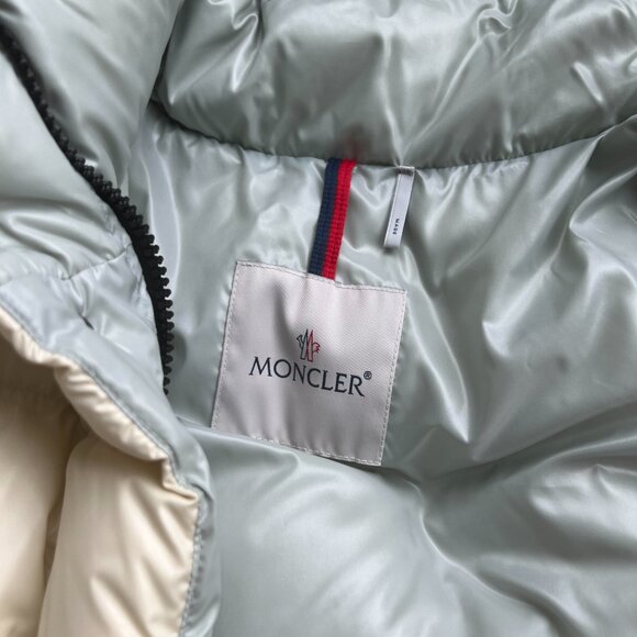 Authentic Moncler Parana Hooded Jacket / Size 00 / Ivory with blue lining - Picture 9 of 11